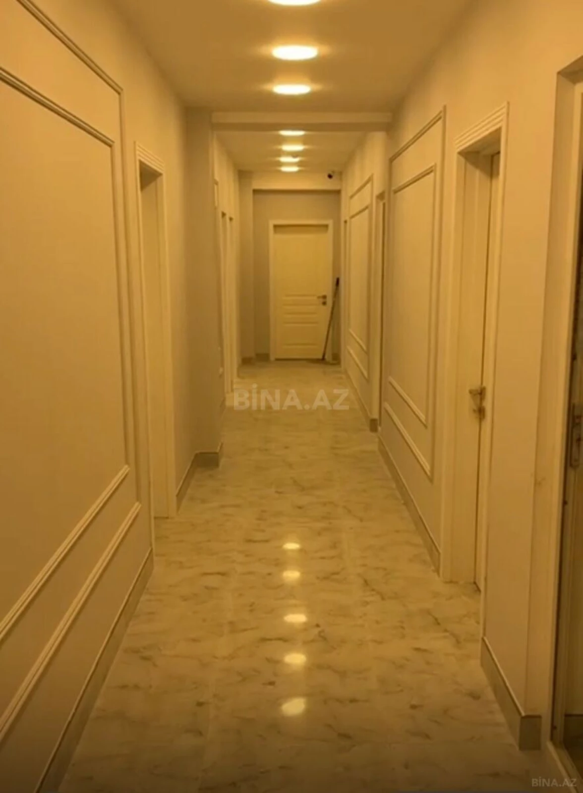 Kirayə verilir 5 otaqlı ofis 200 m²