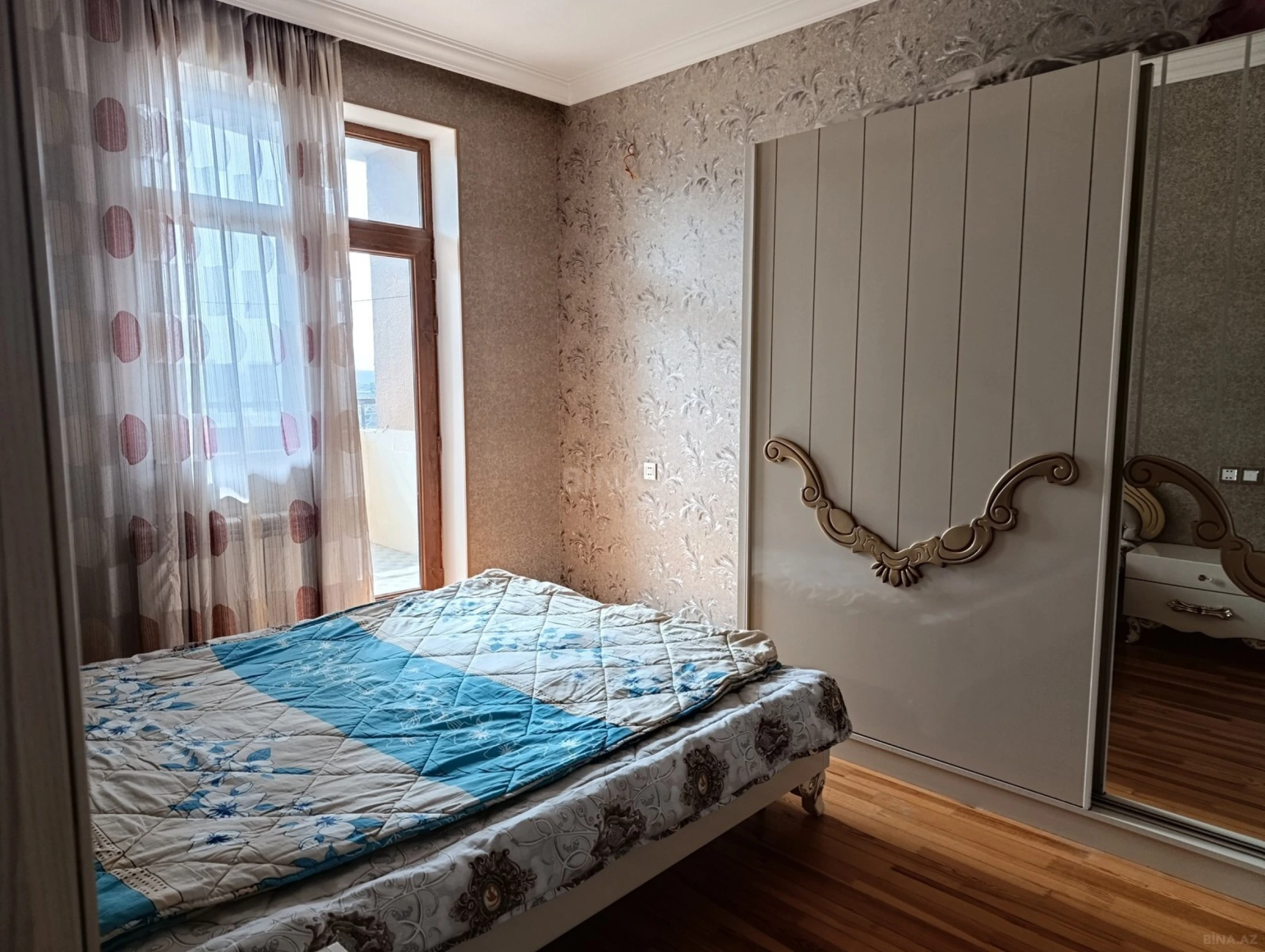 Satılır 3 otaqlı mənzil 123 m²