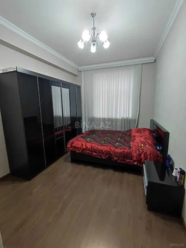 Kirayə verilir 4 otaqlı mənzil 121 m²