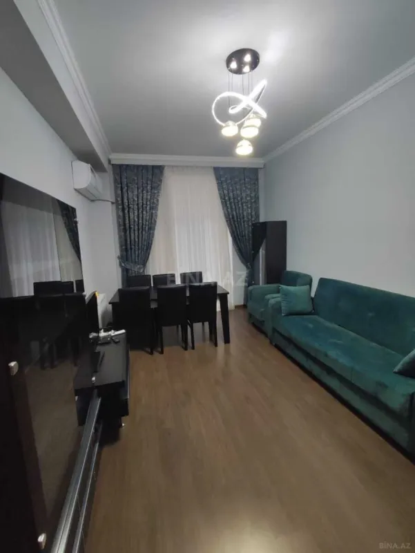 Kirayə verilir 4 otaqlı mənzil 121 m²