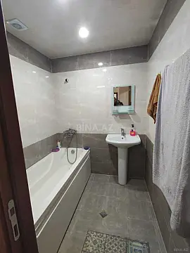 Kirayə verilir 4 otaqlı mənzil 121 m²