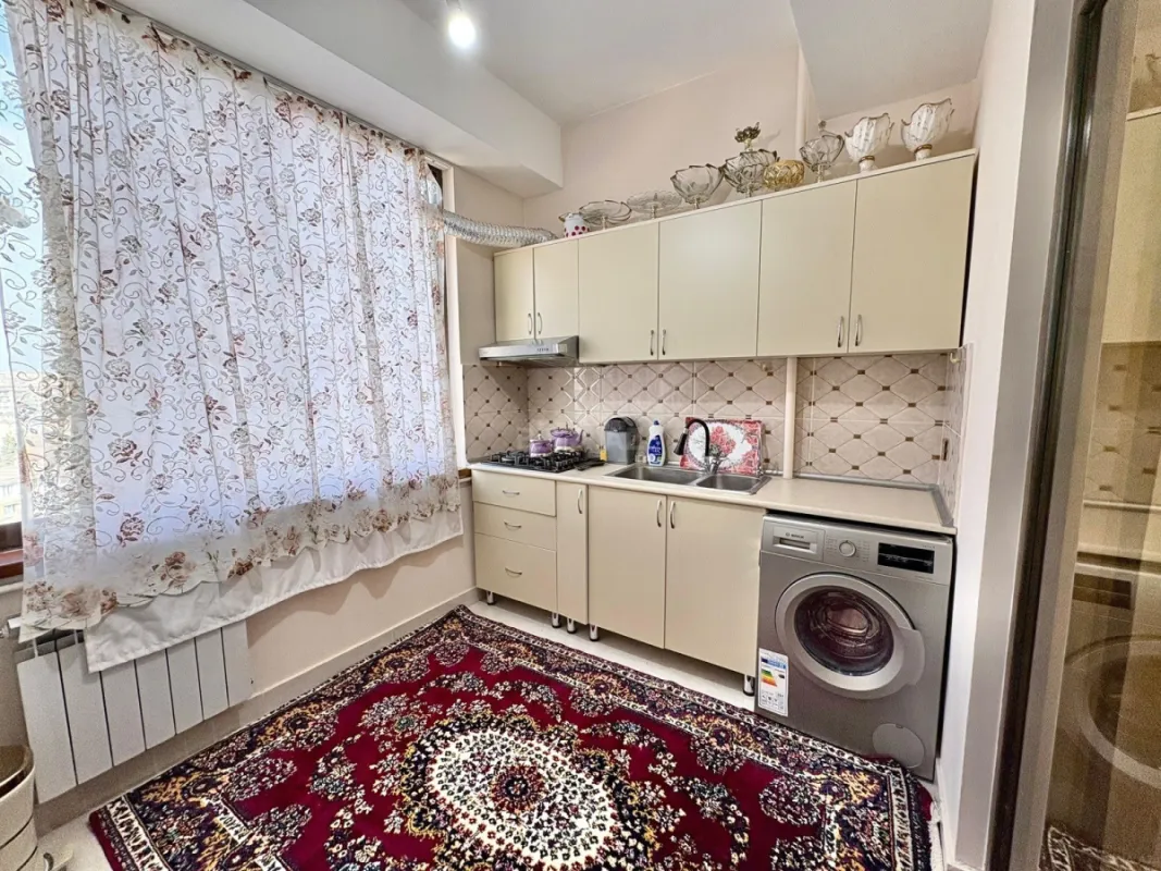 Satılır 1 otaqlı mənzil 42 m²