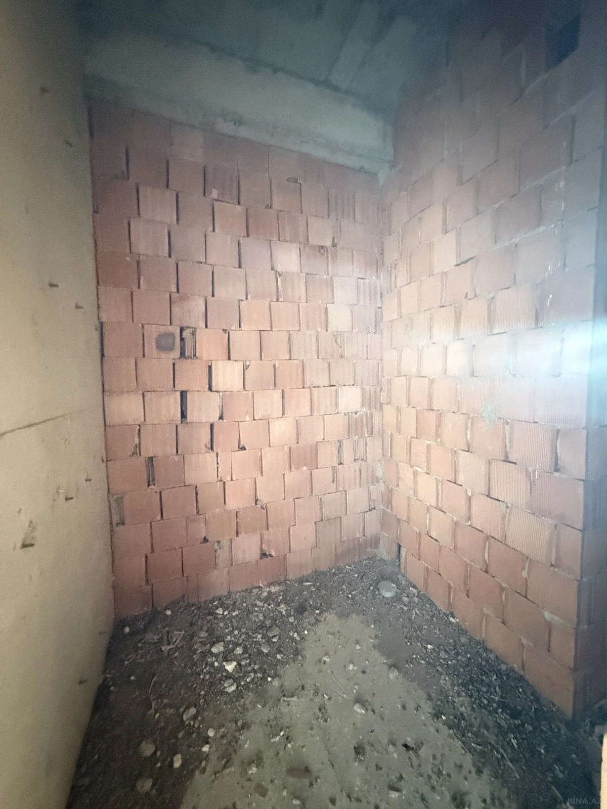 Satılır 2 otaqlı mənzil 73.4 m²