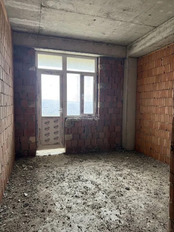 Satılır 2 otaqlı mənzil 73.4 m²