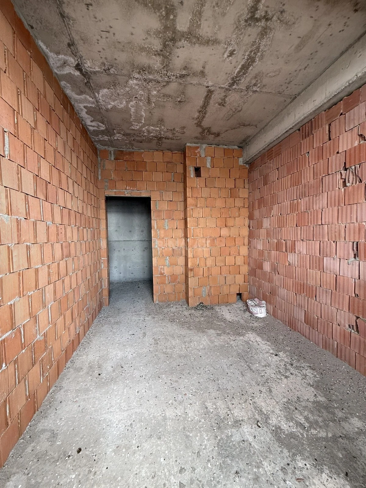 Satılır 2 otaqlı mənzil 73.4 m²