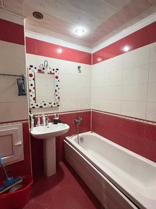 Kirayə verilir 2 otaqlı mənzil 90 m²