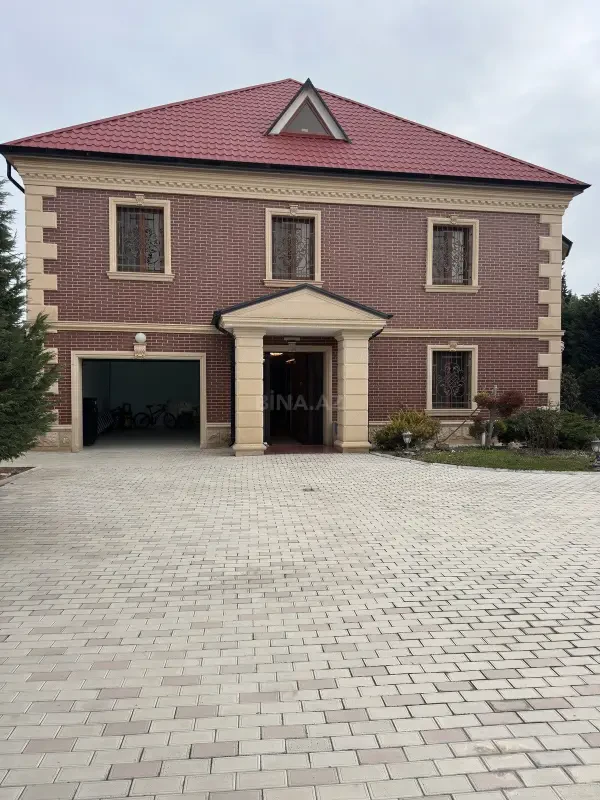Satılır 7 otaqlı həyət evi 700 m²