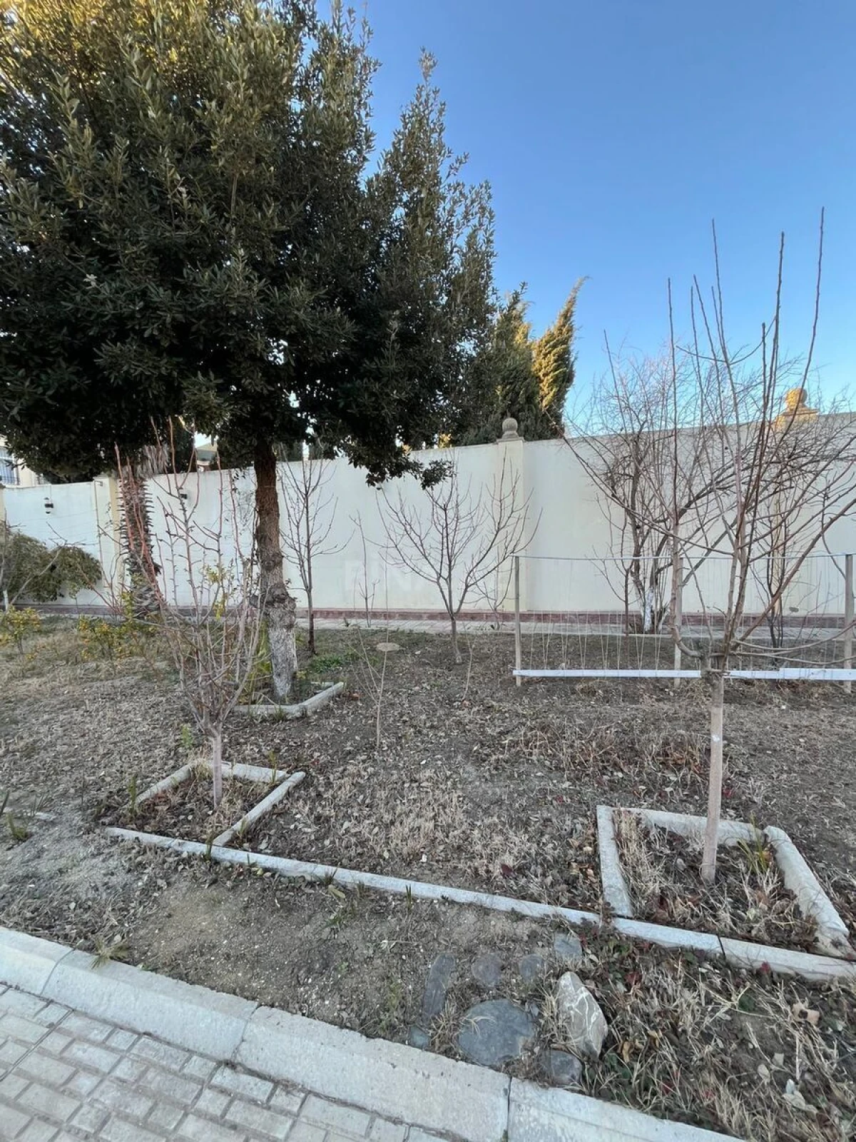 Satılır 4 otaqlı həyət evi 200 m²