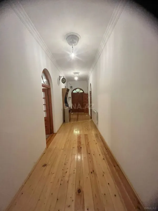 Satılır 4 otaqlı həyət evi 200 m²