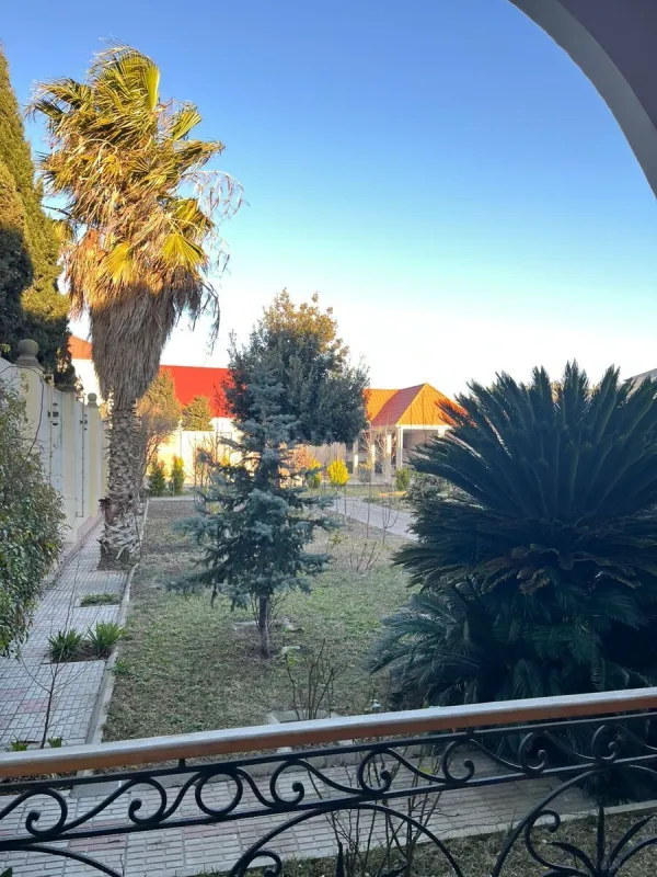 Satılır 4 otaqlı həyət evi 200 m²