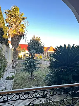 Satılır 4 otaqlı həyət evi 200 m²