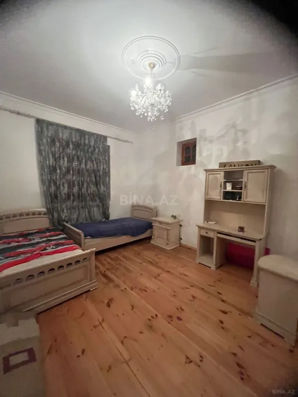 Satılır 4 otaqlı həyət evi 200 m²
