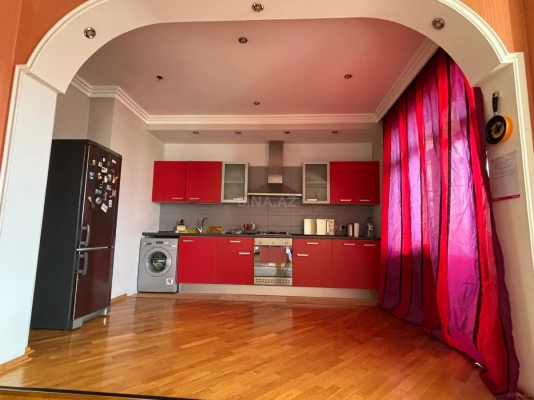 Satılır 2 otaqlı mənzil 85 m²