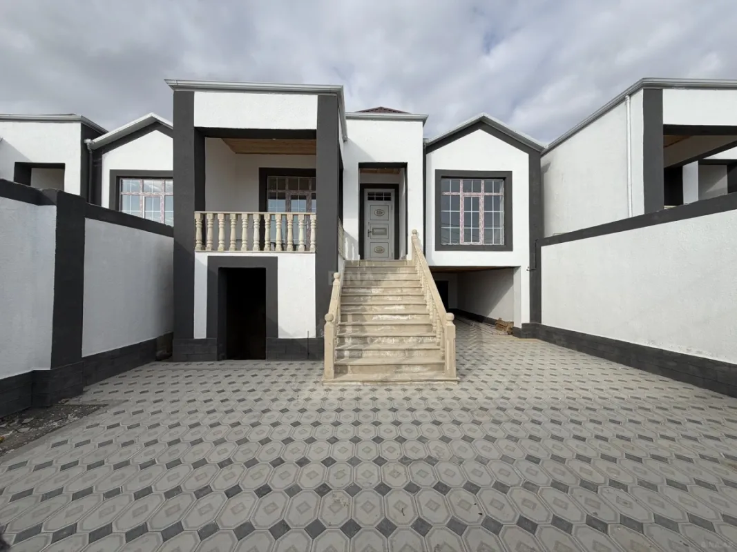 Satılır 3 otaqlı həyət evi 100 m²