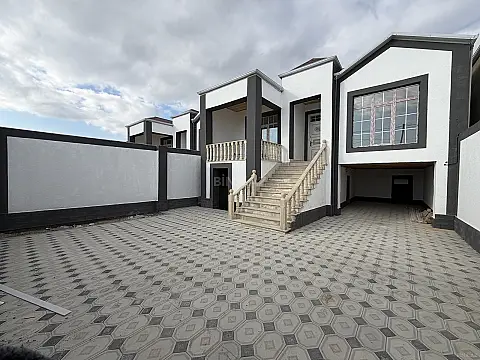 Satılır 3 otaqlı həyət evi 100 m²