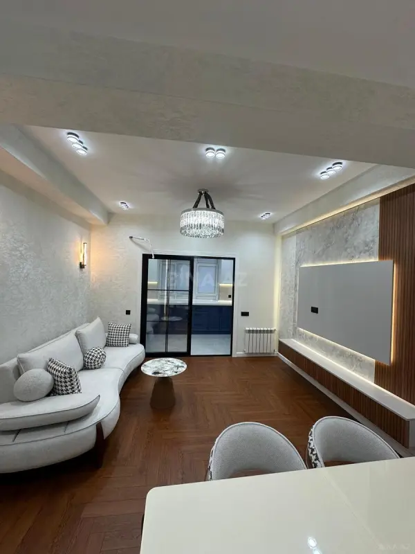 Satılır 3 otaqlı mənzil 106 m²