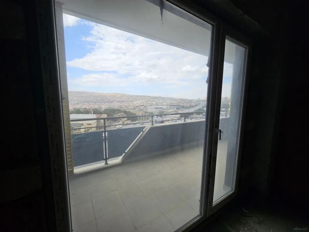 Satılır 4 otaqlı mənzil 166 m²