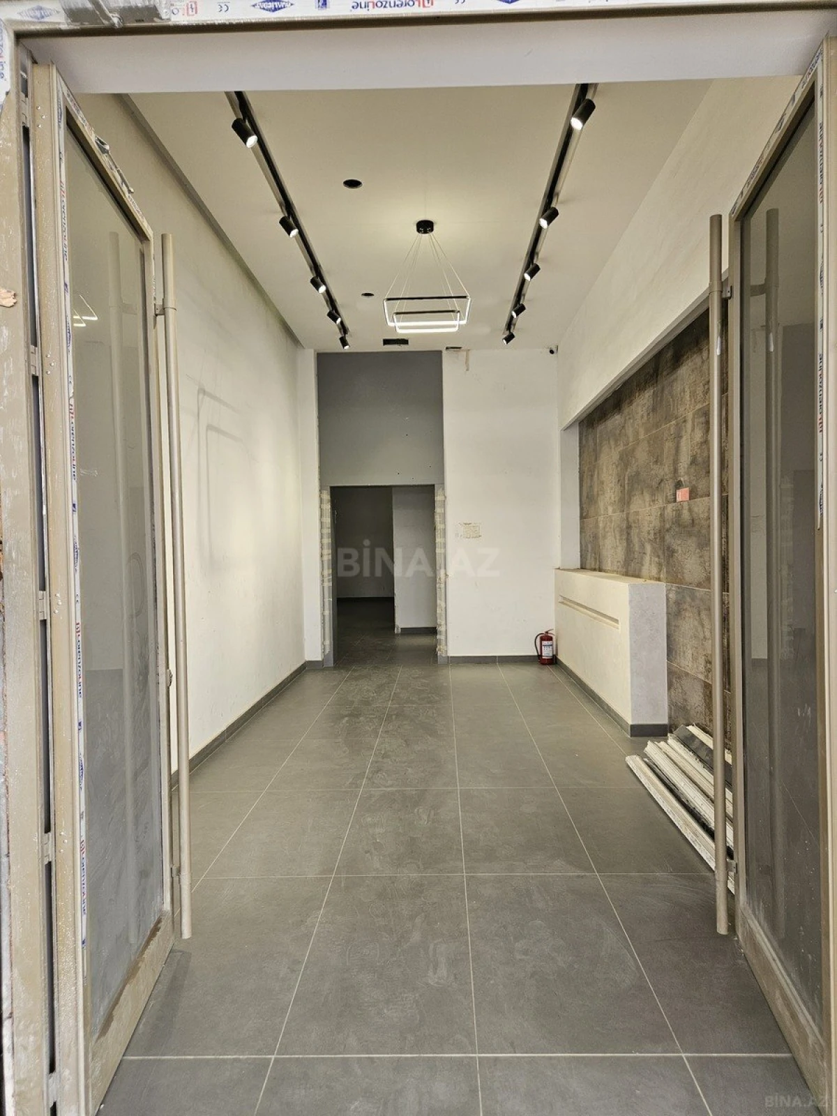 Satılır 4 otaqlı mənzil 166 m²