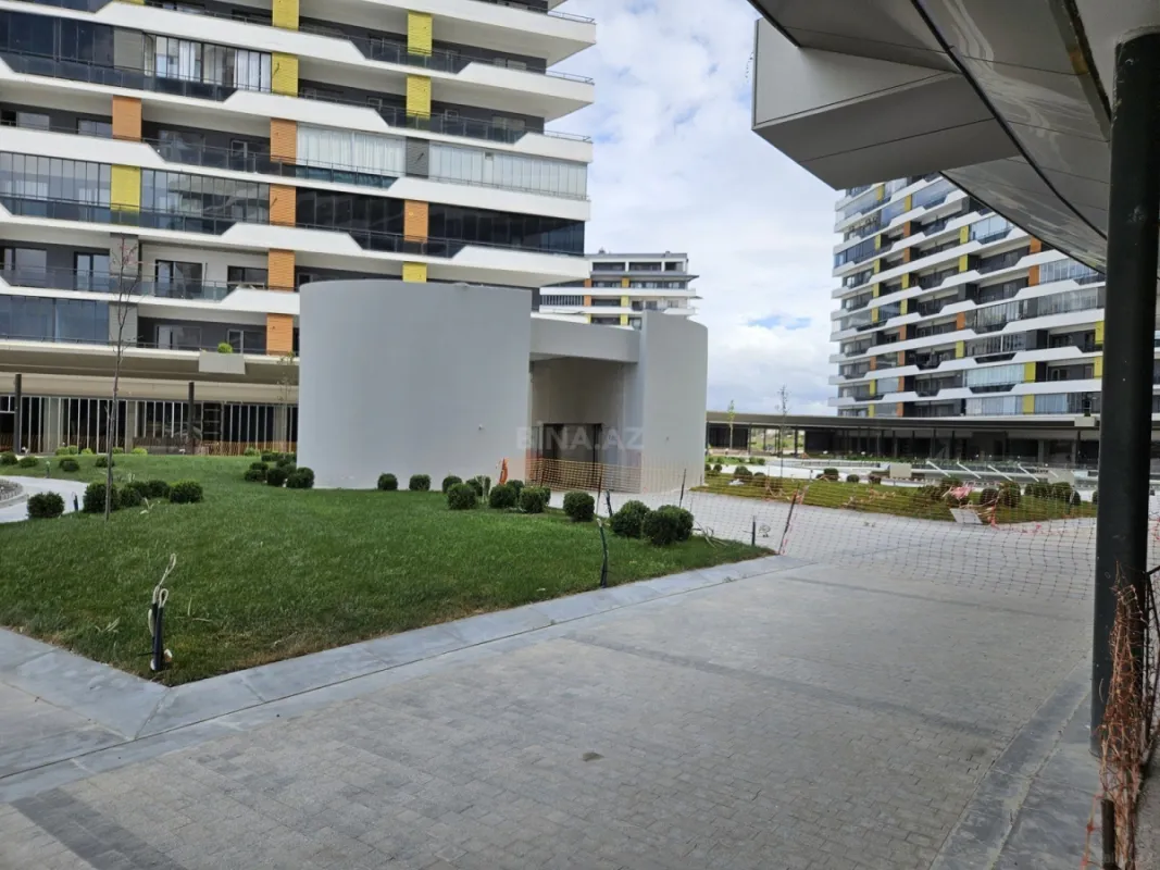 Satılır 4 otaqlı mənzil 166 m²