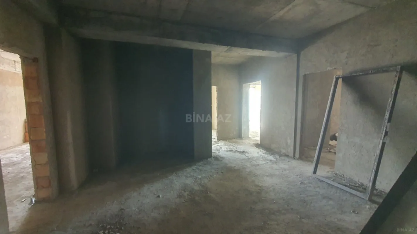 Satılır 4 otaqlı mənzil 227 m²