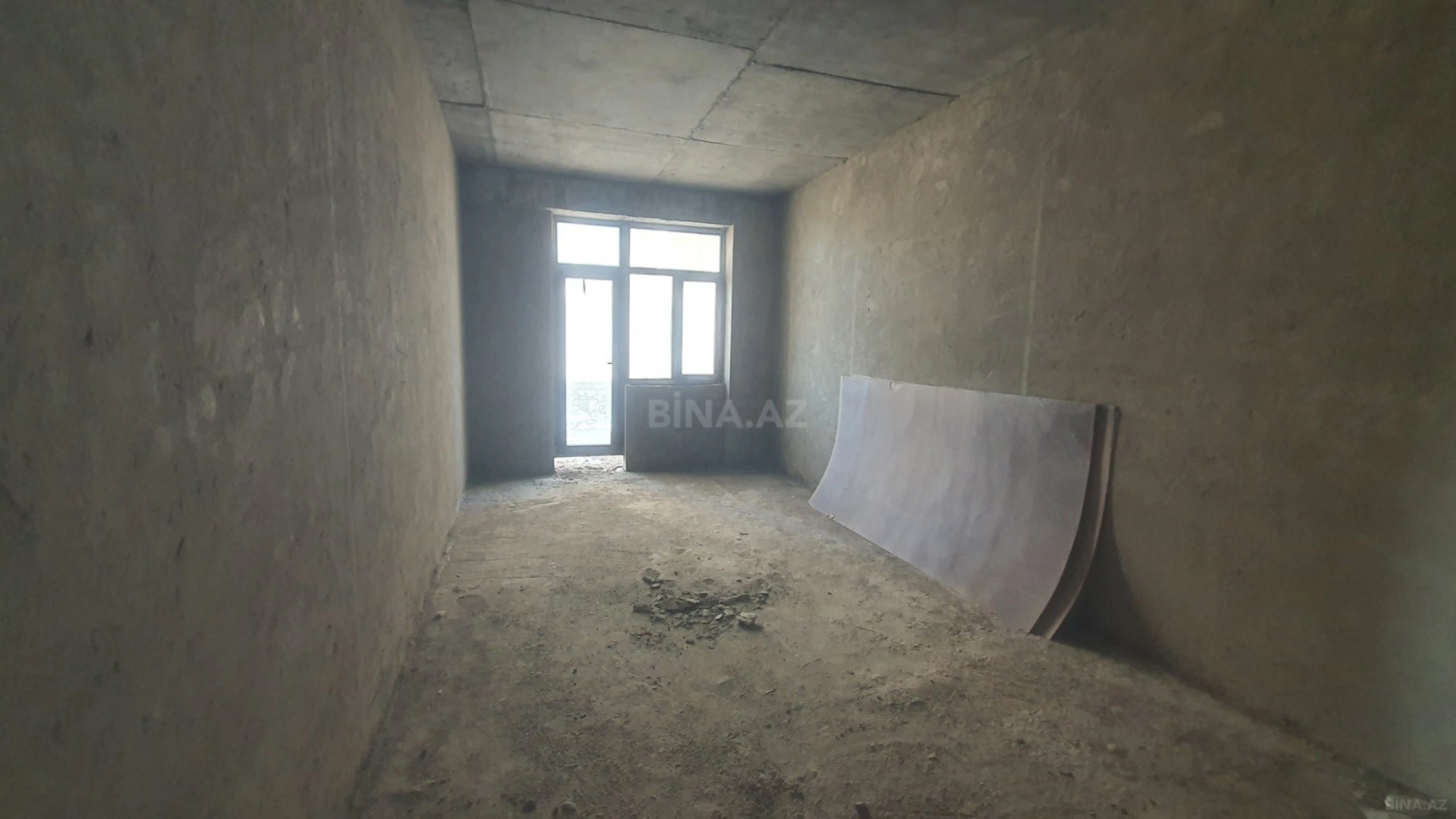Satılır 4 otaqlı mənzil 227 m²