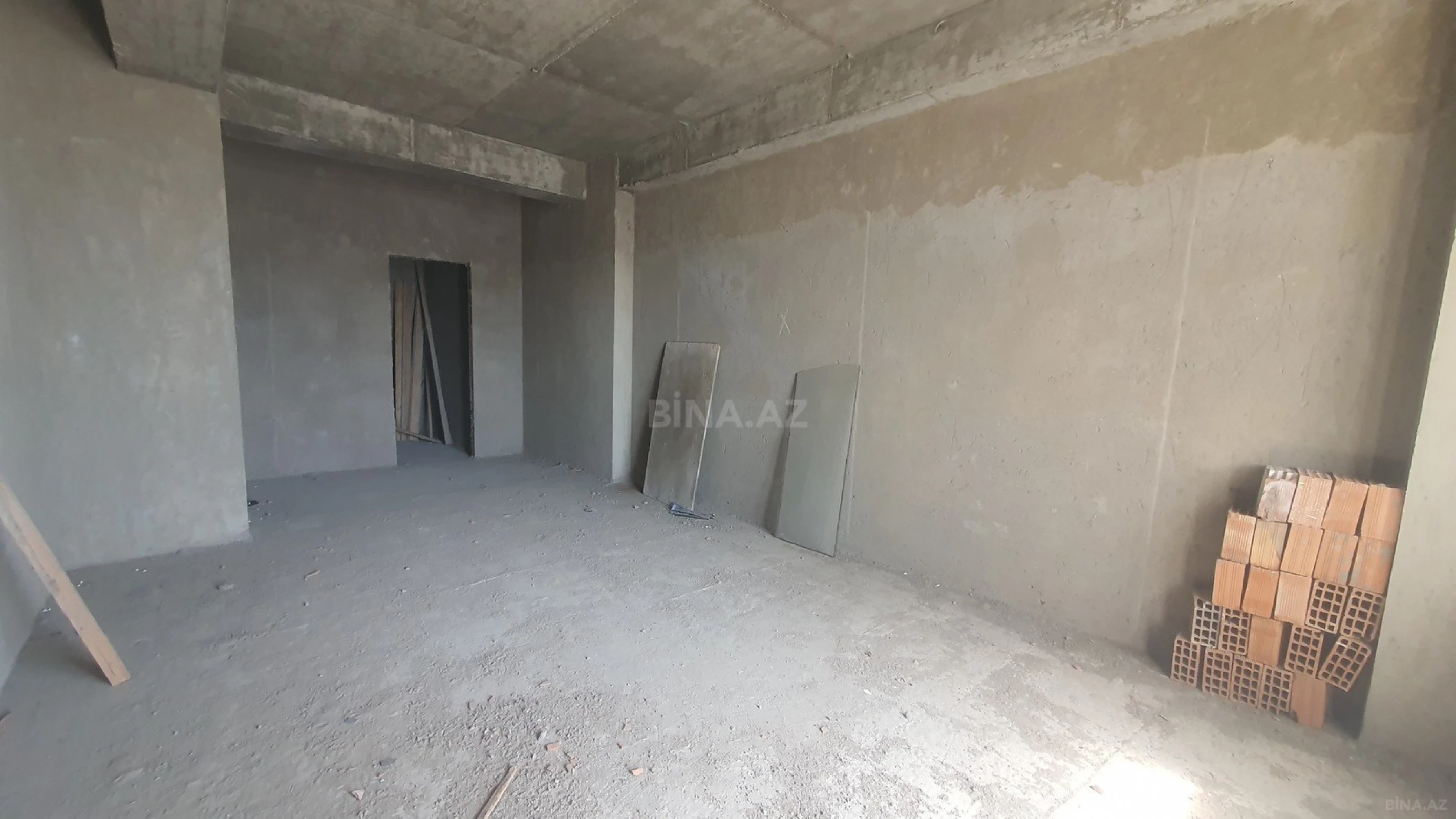 Satılır 4 otaqlı mənzil 227 m²