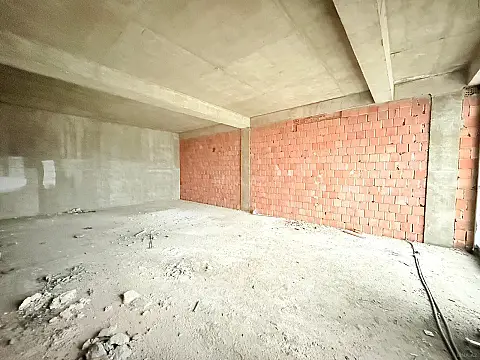 Satılır 2 otaqlı mənzil 75 m²