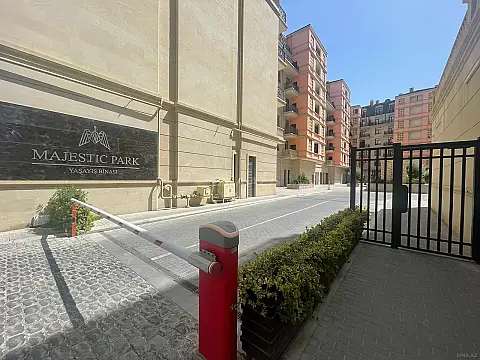 Satılır 4 otaqlı mənzil 160 m²
