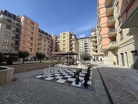 Satılır 4 otaqlı mənzil 160 m²