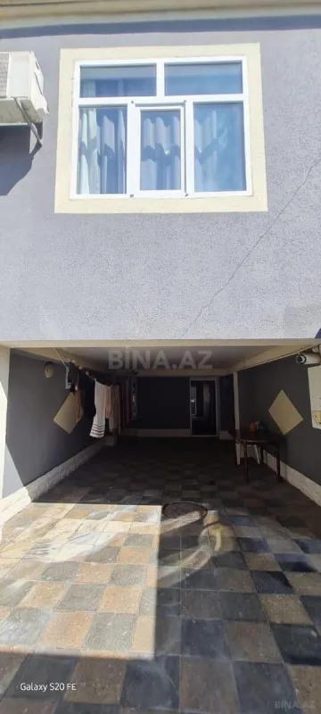 Satılır 5 otaqlı həyət evi 180 m²