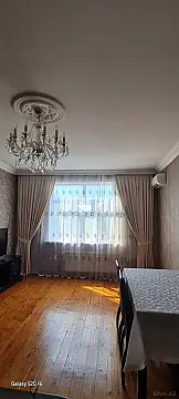 Satılır 5 otaqlı həyət evi 180 m²