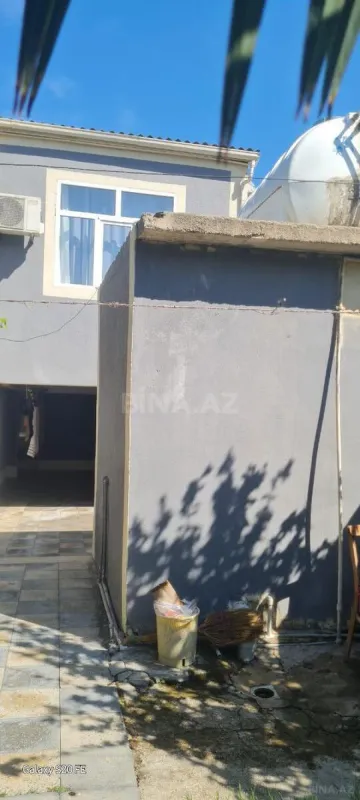 Satılır 5 otaqlı həyət evi 180 m²