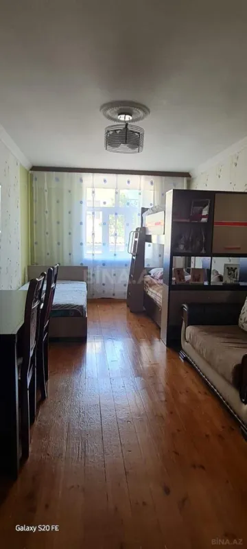 Satılır 5 otaqlı həyət evi 180 m²