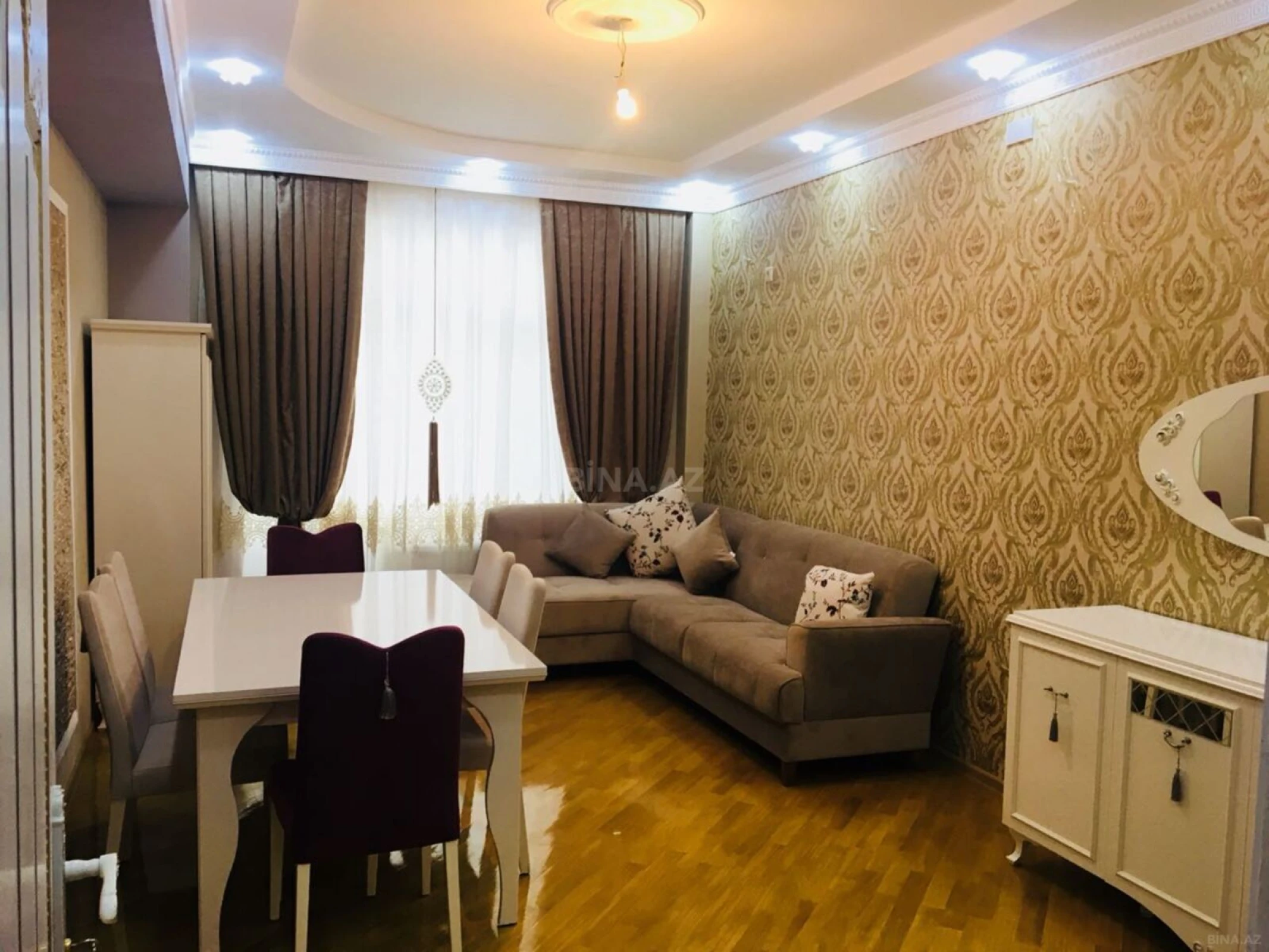 Satılır 2 otaqlı mənzil 70 m²