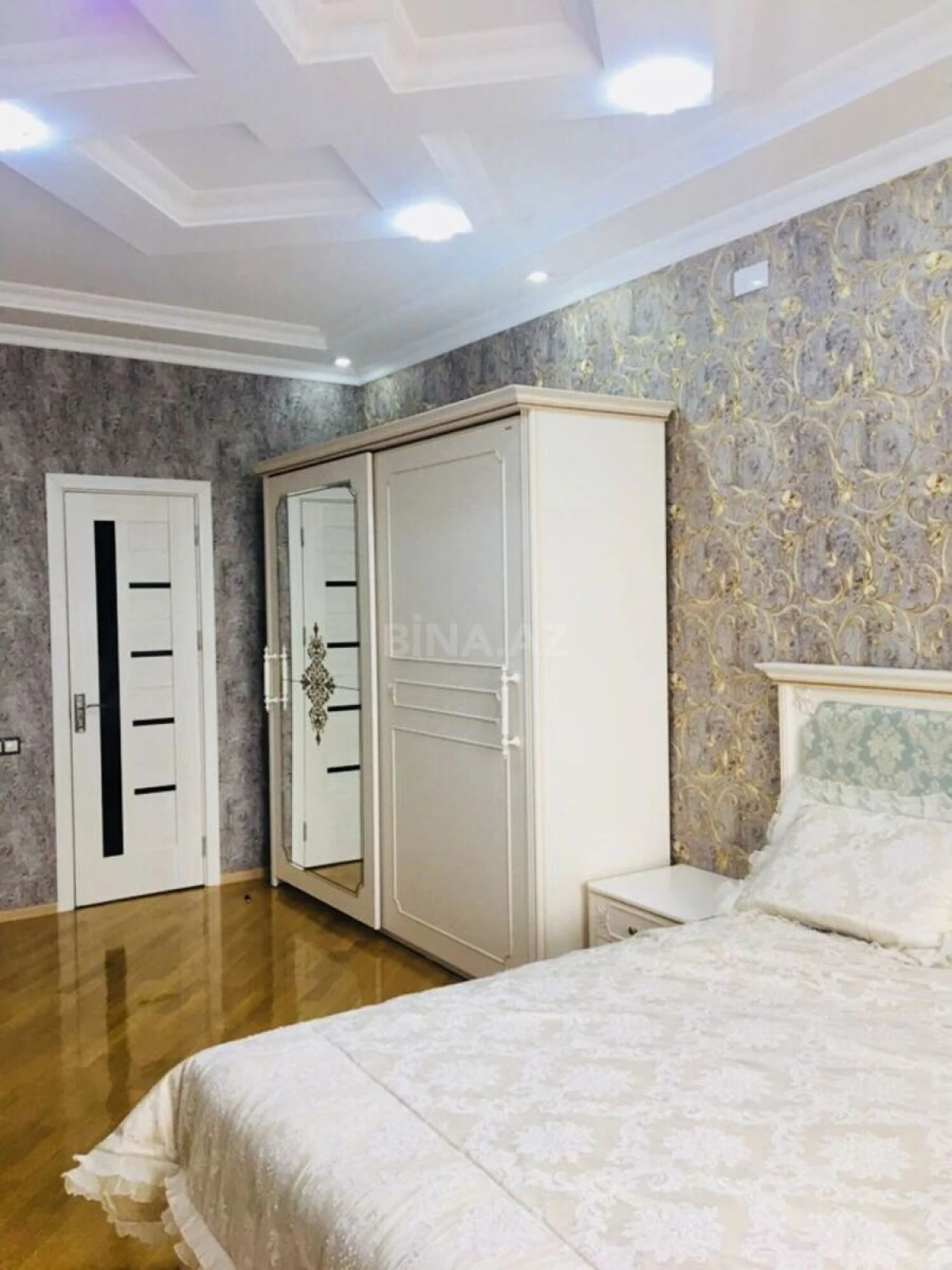Satılır 2 otaqlı mənzil 70 m²