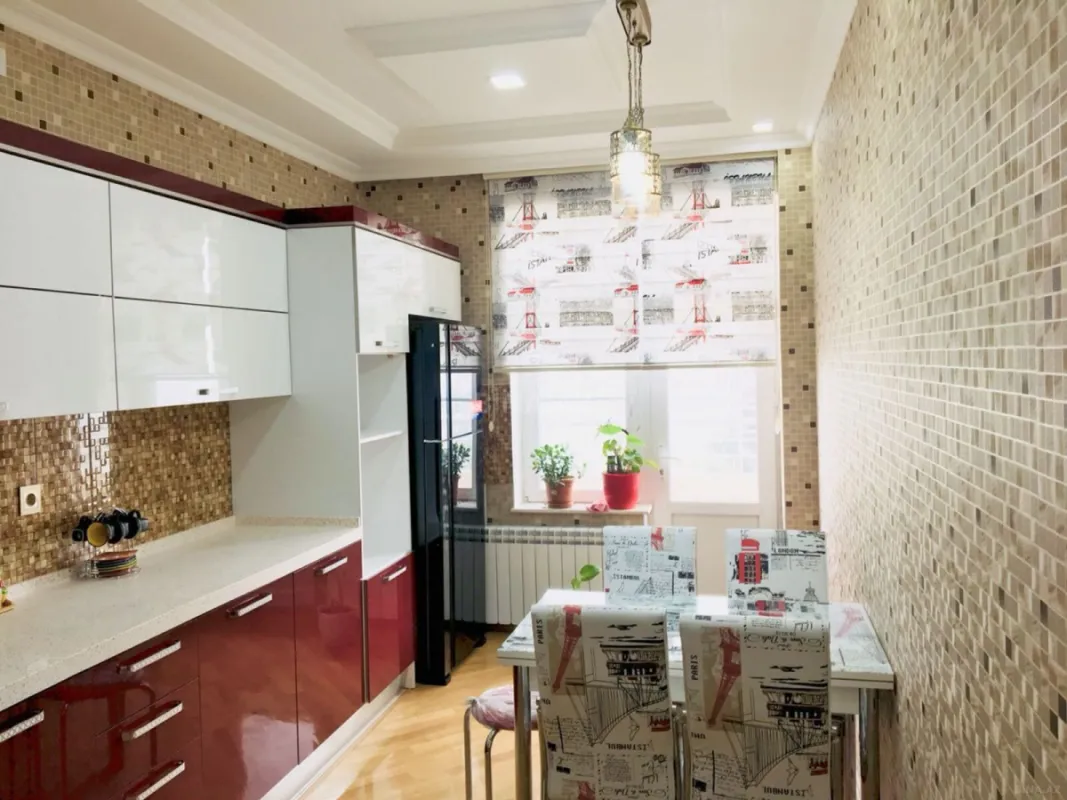 Satılır 2 otaqlı mənzil 70 m²