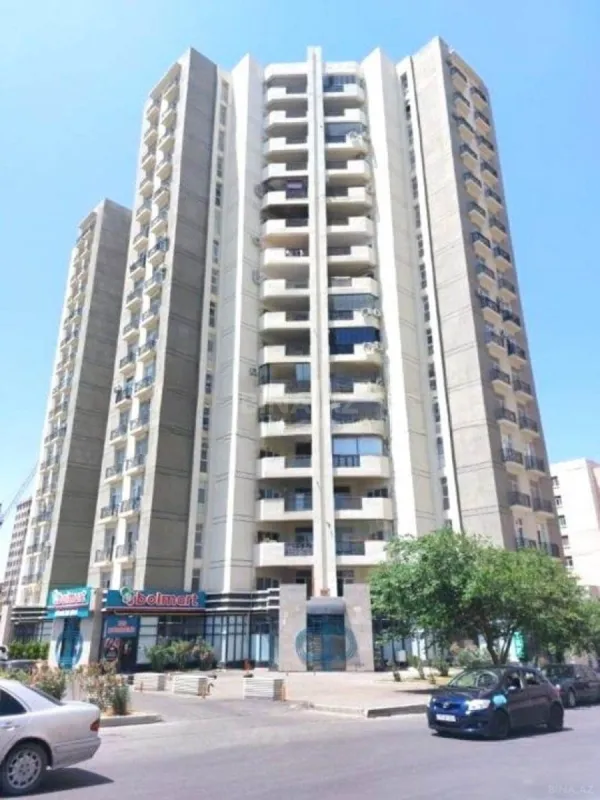 Satılır 3 otaqlı mənzil 133 m²