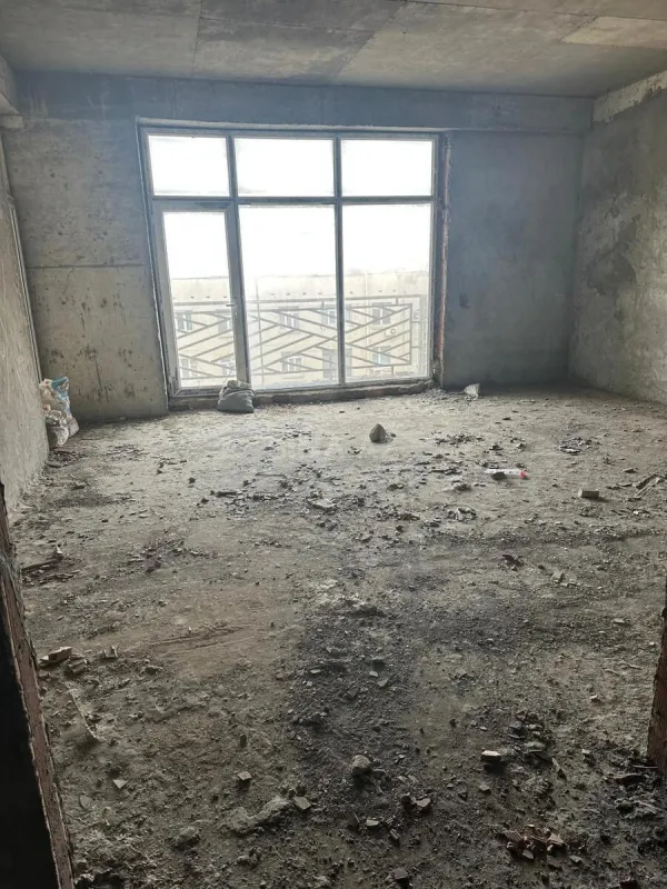 Satılır 3 otaqlı mənzil 133 m²