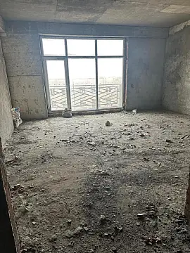 Satılır 3 otaqlı mənzil 133 m²