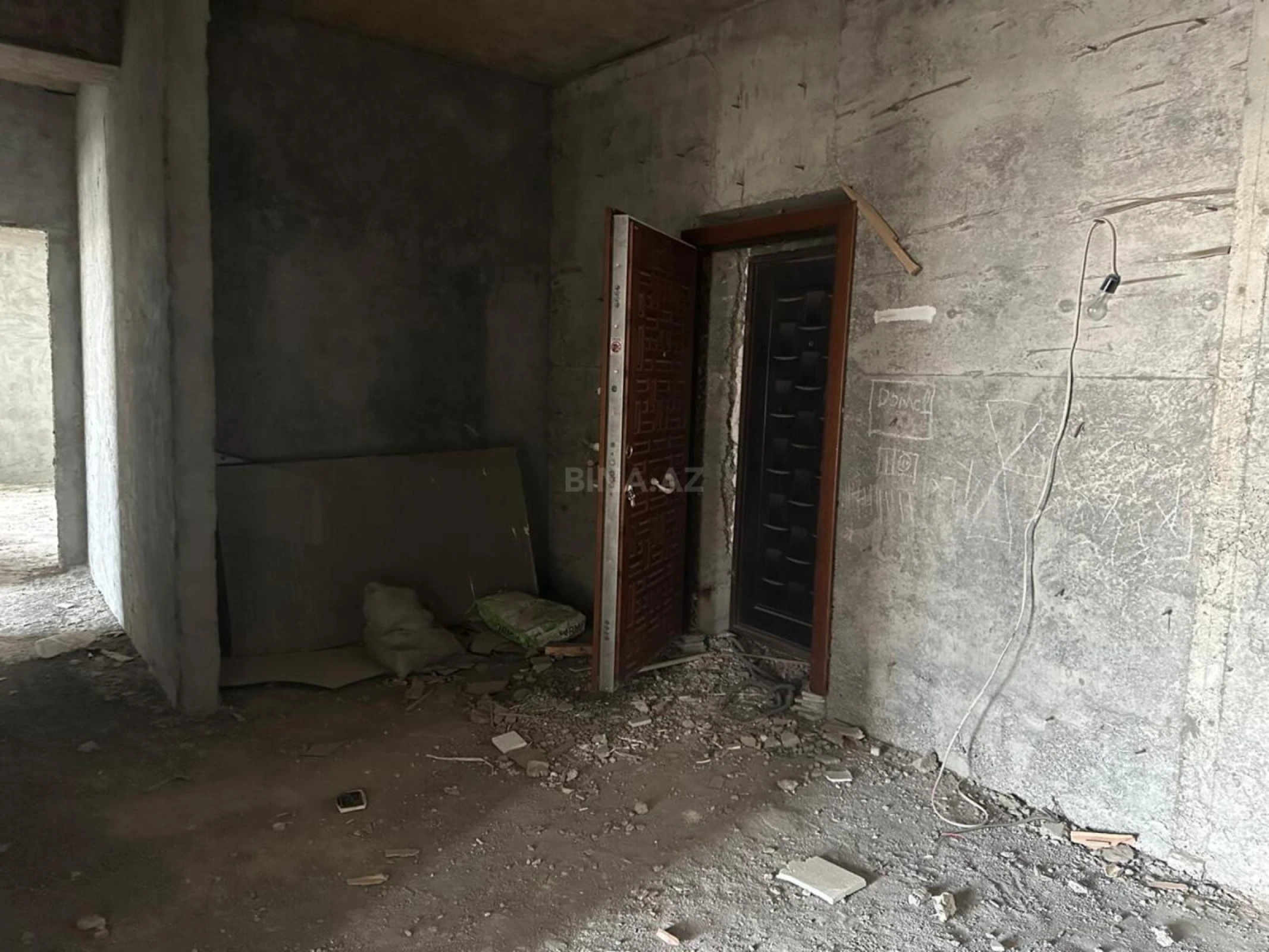 Satılır 3 otaqlı mənzil 133 m²