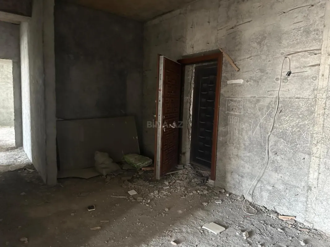 Satılır 3 otaqlı mənzil 133 m²