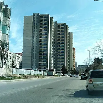 Satılır 3 otaqlı mənzil 133 m²
