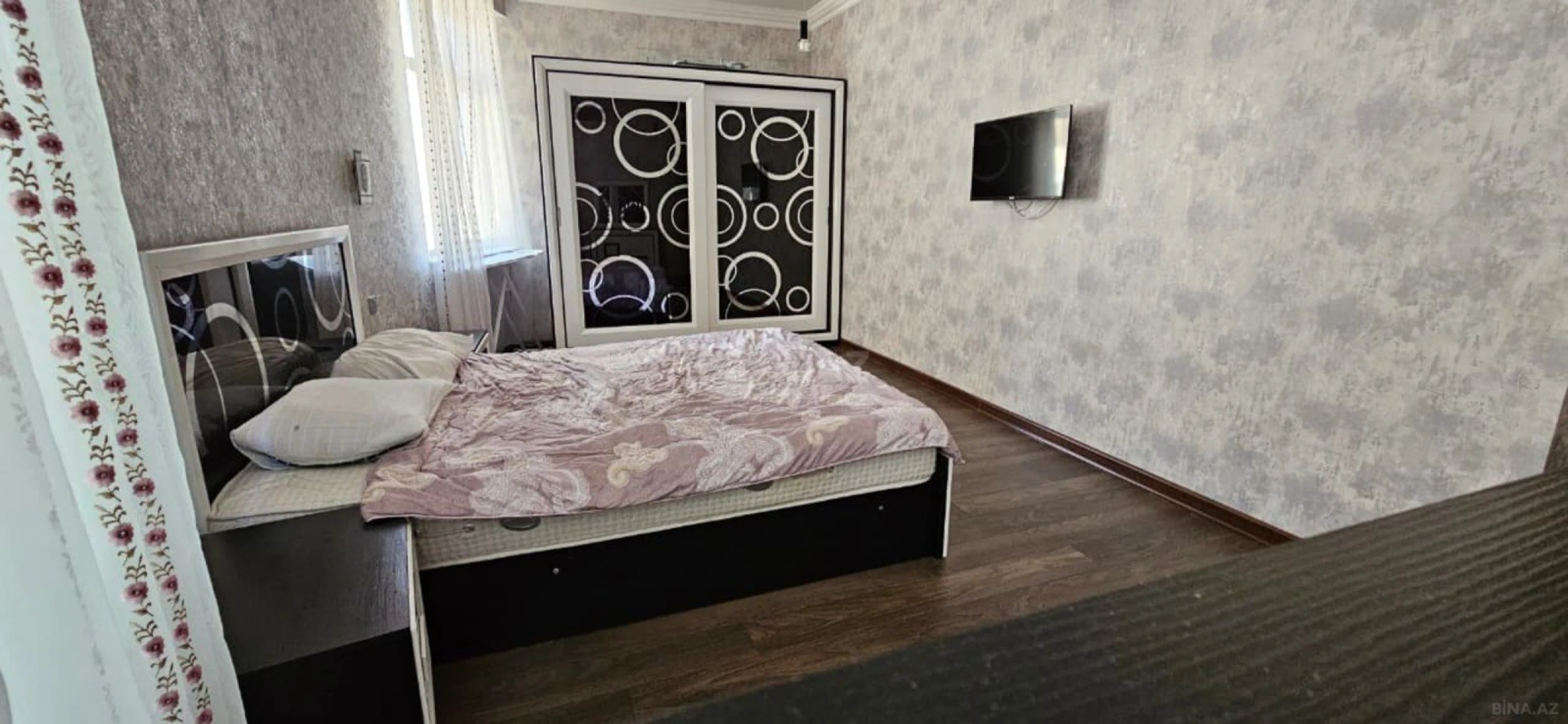 Kirayə verilir 4 otaqlı mənzil 180 m²