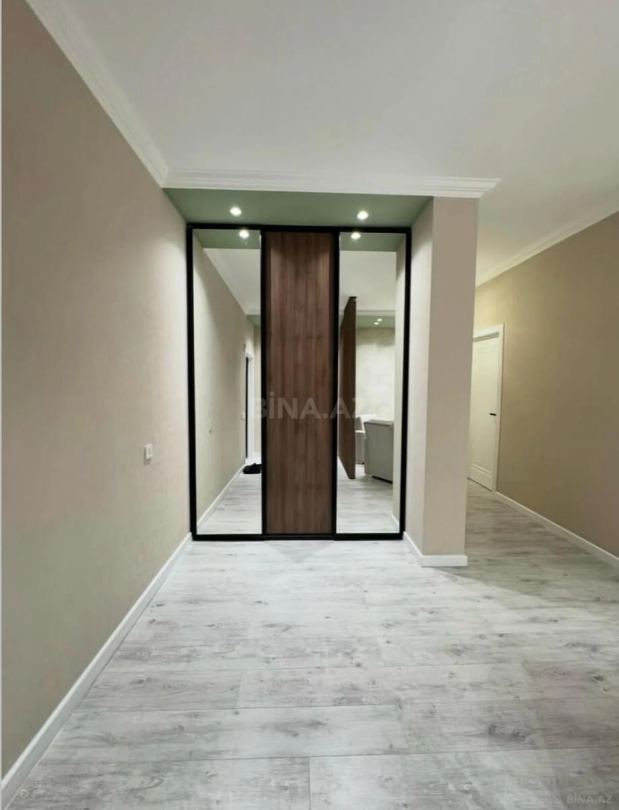 Satılır 3 otaqlı mənzil 95 m²