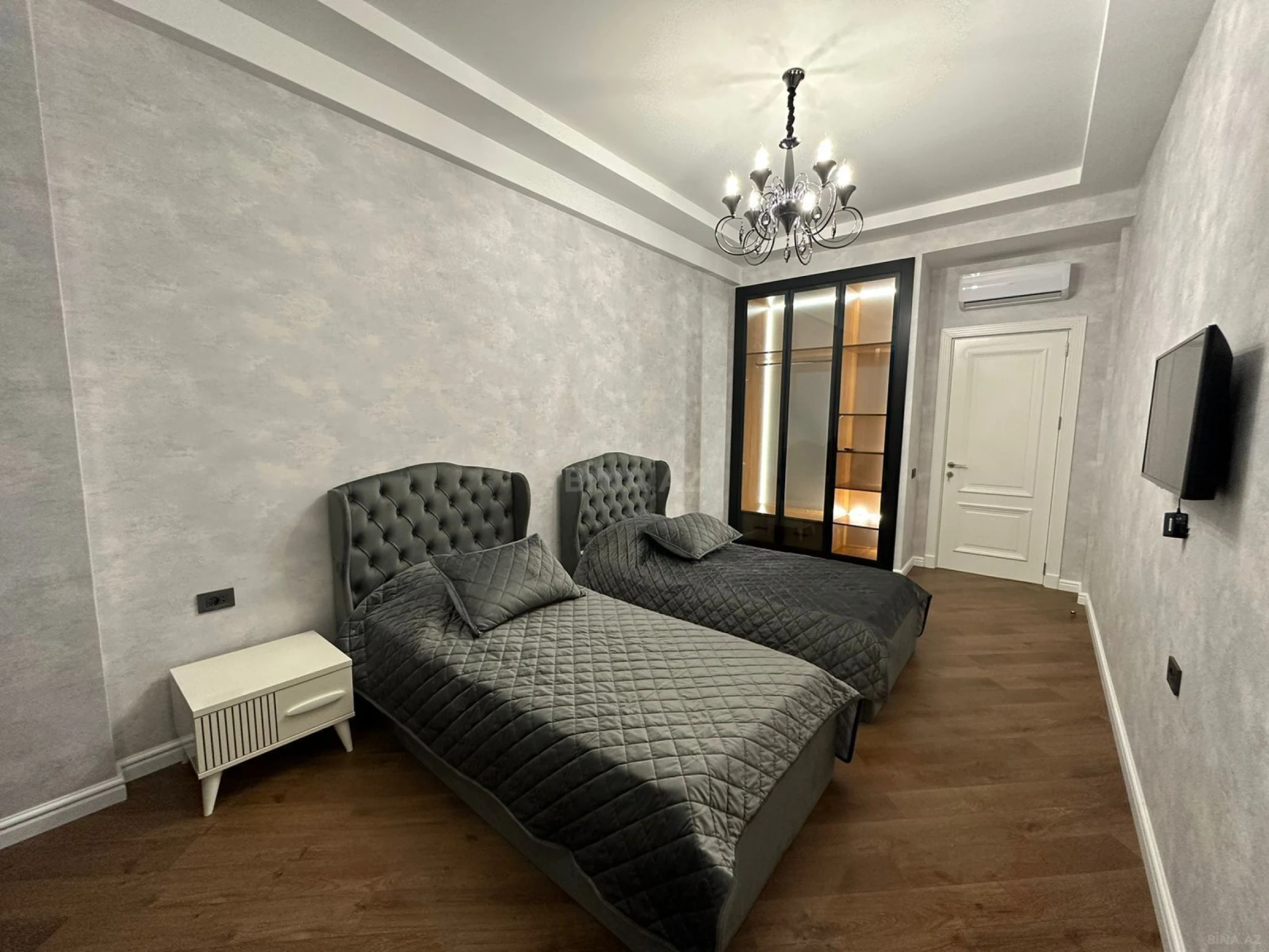 Kirayə verilir 3 otaqlı mənzil 140 m²