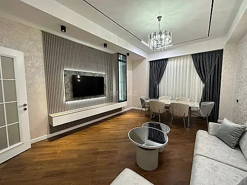 Kirayə verilir 3 otaqlı mənzil 140 m²