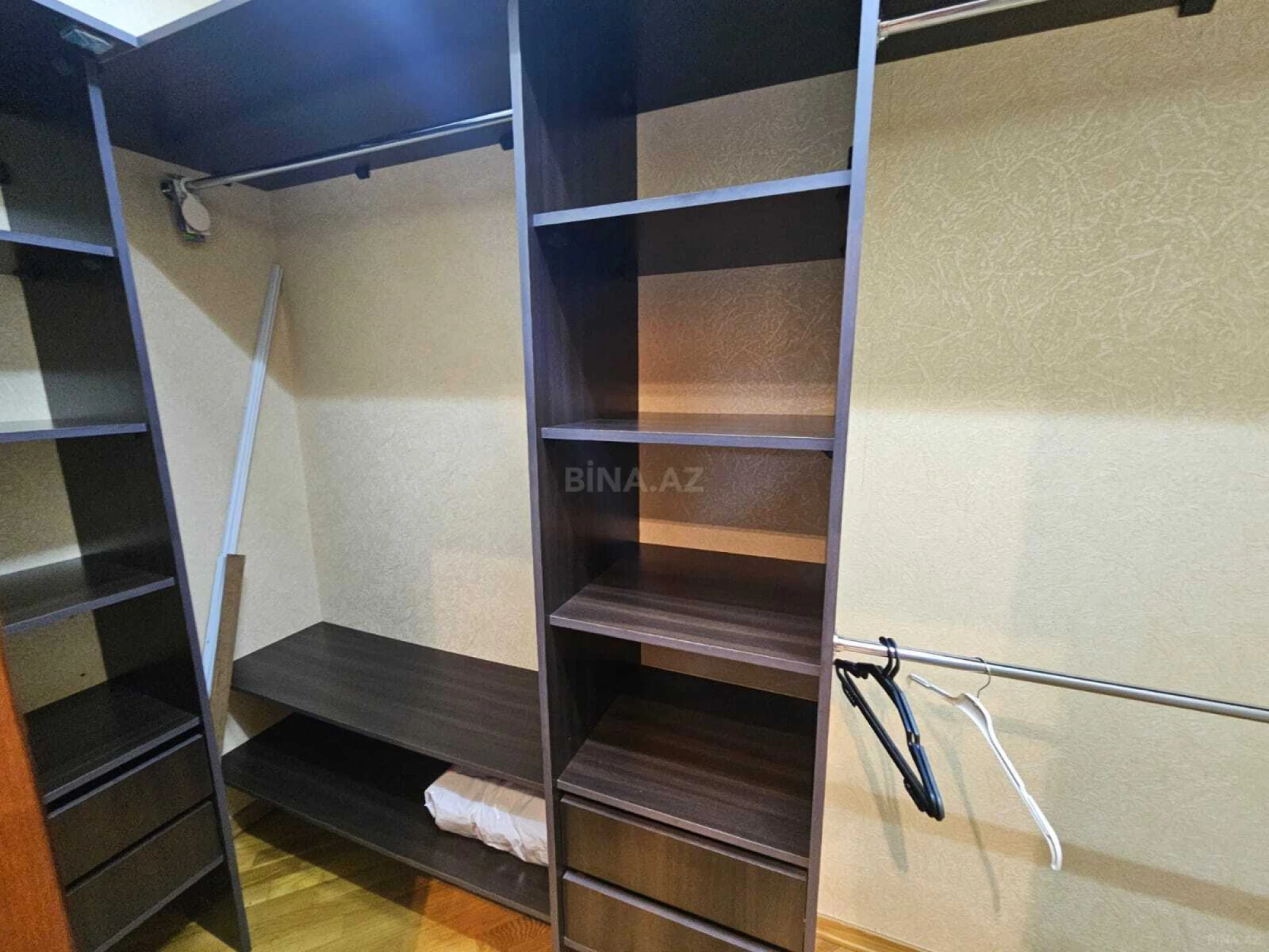 Satılır 2 otaqlı mənzil 110 m²