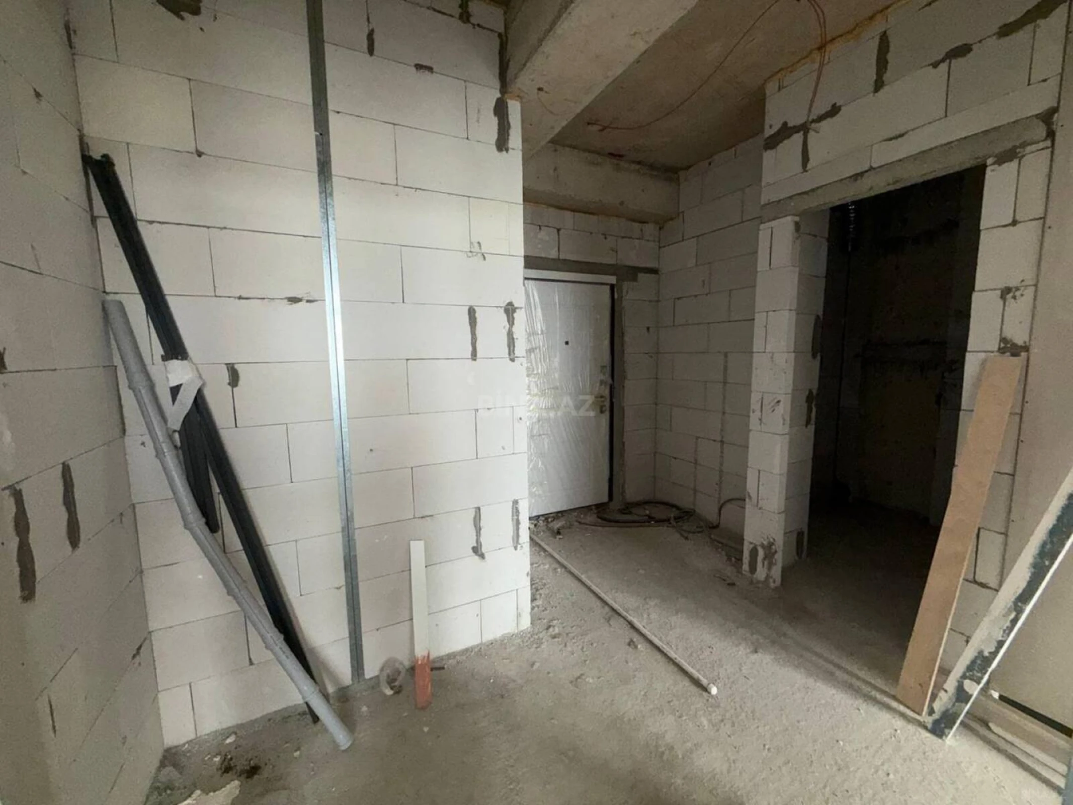 Satılır 2 otaqlı mənzil 65 m²