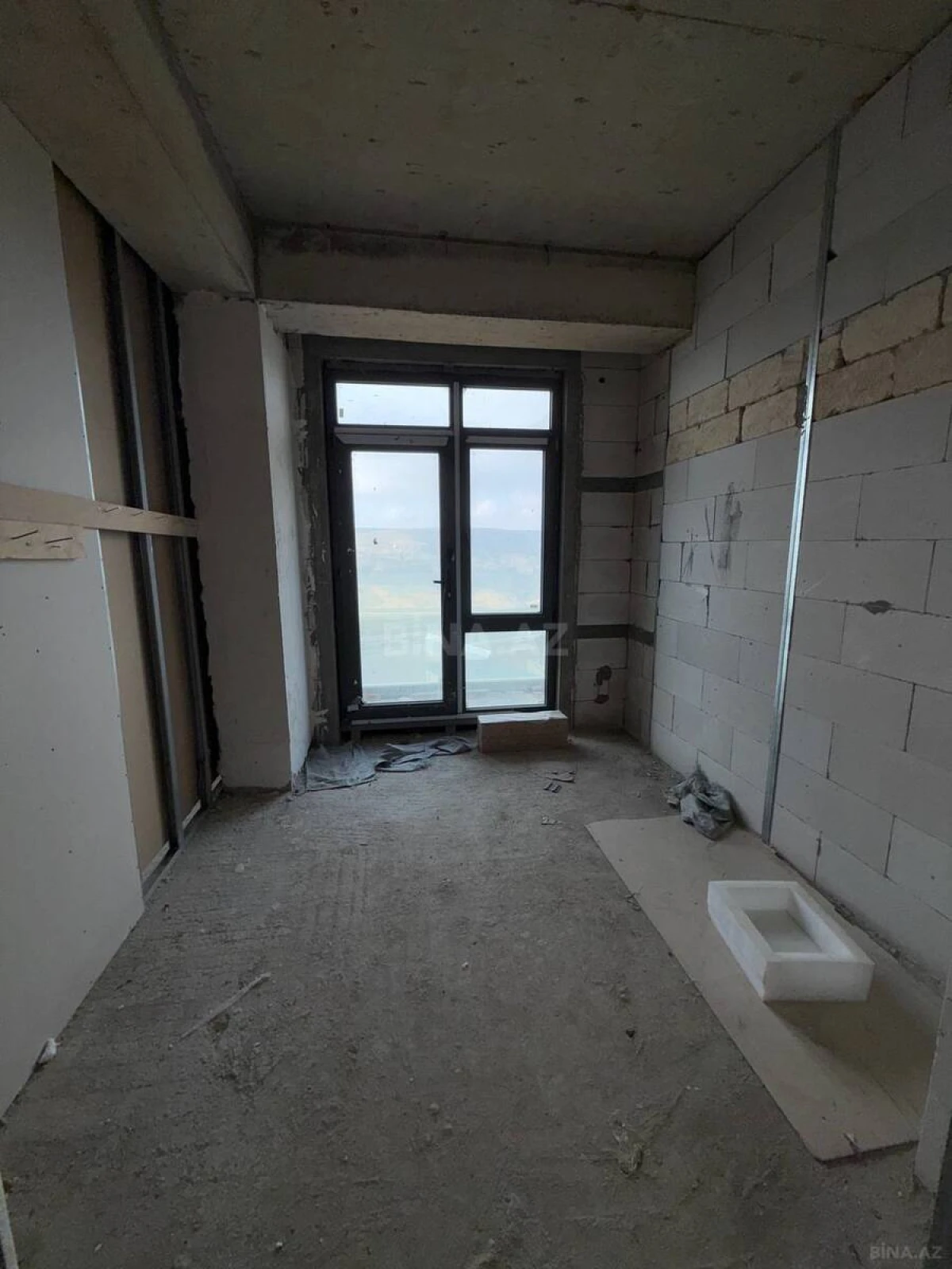 Satılır 2 otaqlı mənzil 65 m²