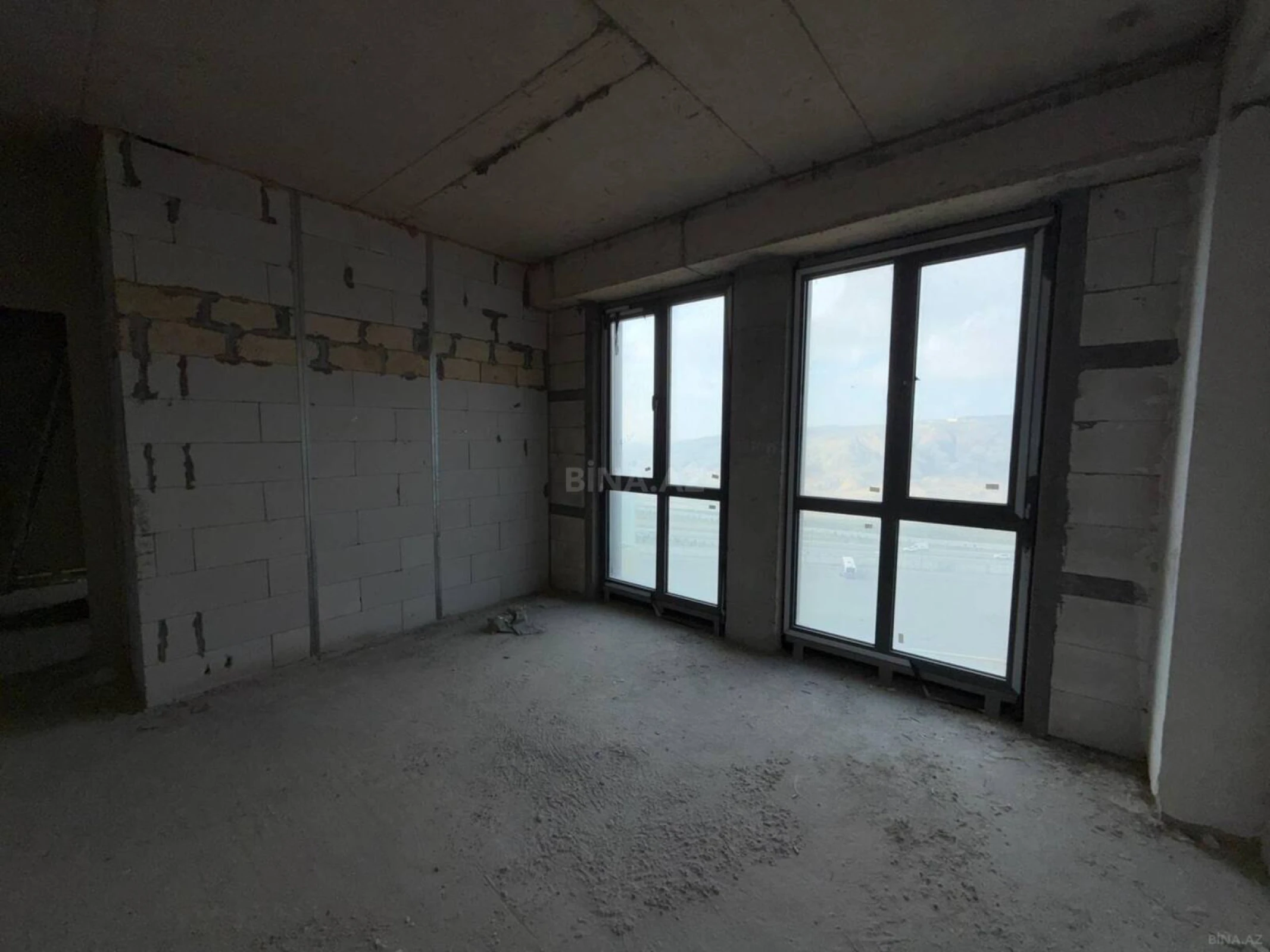 Satılır 2 otaqlı mənzil 65 m²